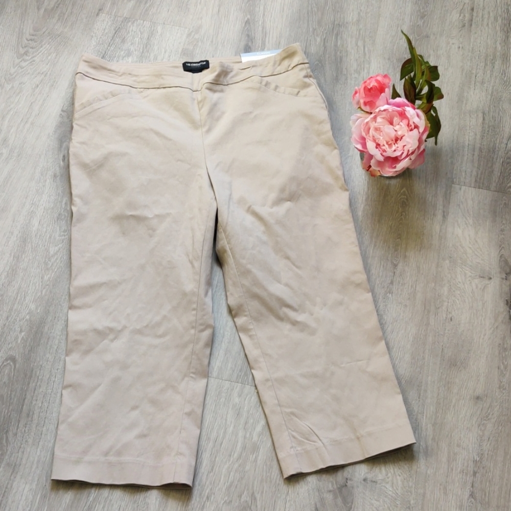 🎉NWT Liz Claiborne Crop Khaki
